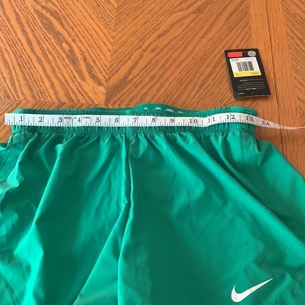 Nwt Nike workout shorts - Picture 7 of 7